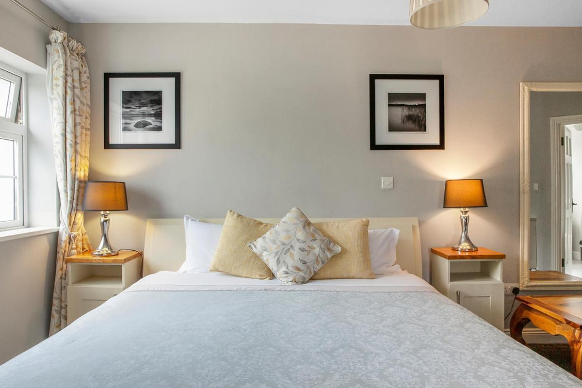 The Ridgewood Lodge Newbridge  Eksteriør billede